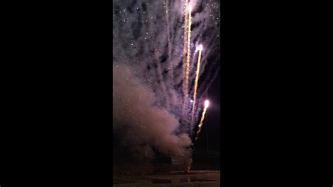 Découvrez notre sélection de mortier pour tous vos feux dans cette partie de notre site internet de feu d'artifice nous présentons une gamme sur les meilleurs. Feu d'artifice de Porticcio (Corse) du 30 novembre 2019 vu par les artificiers - YouTube