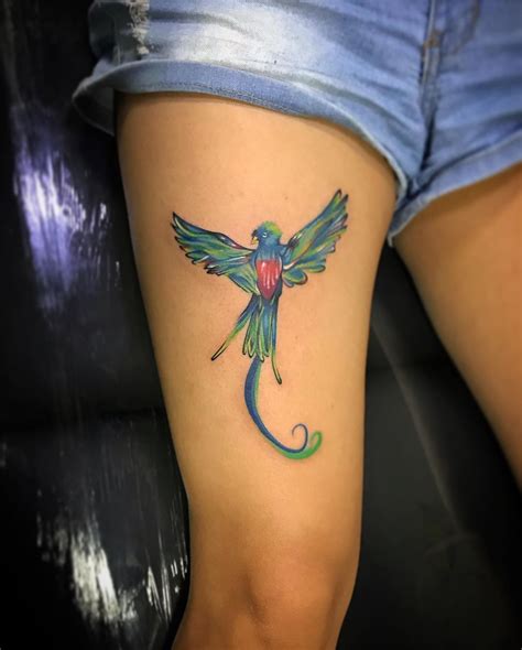 pin de madeline medina en tattoos tatuaje de quetzal tatuajes ave quetzal