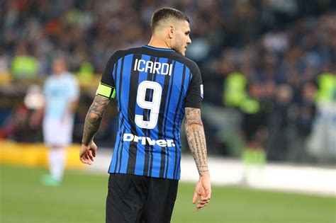 Mauro icardi wechselt zu paris st. Inter Mailand: Mauro Icardi wird von Mannschaftsessen ...
