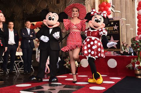 Photos Disney Icon Minnie Mouse Gets Star On Hollywood Walk Of Fame
