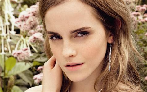 Actress Looking At Viewer Women Celebrity Emma Watson Hd Wallpaper Rare Gallery