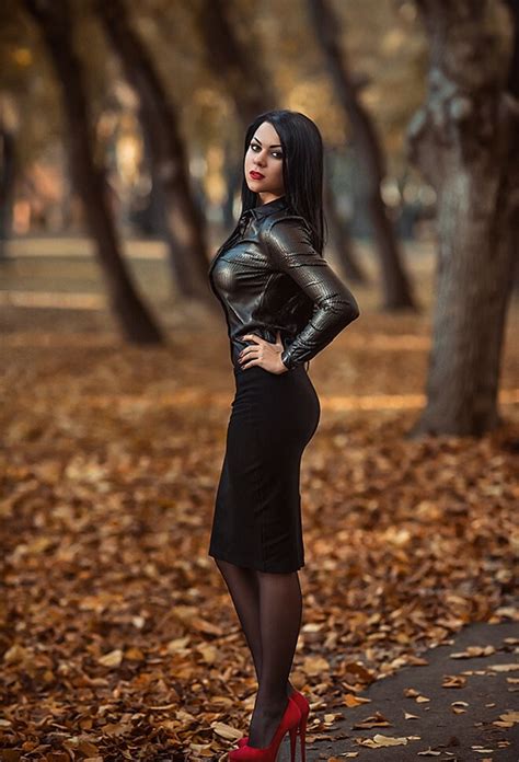 exotic women pencil skirts leather outfit eye candy latex goth beautiful women pinterest