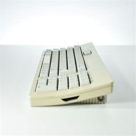 Apple Keyboard M0116 1987