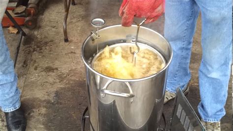 Howtoinafew Frying A Thanksgiving Or Holiday Turkey In Deep Fried Oil
