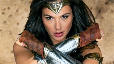 Critics Are In Love With Wonder Woman Why That S So Important Glamour
