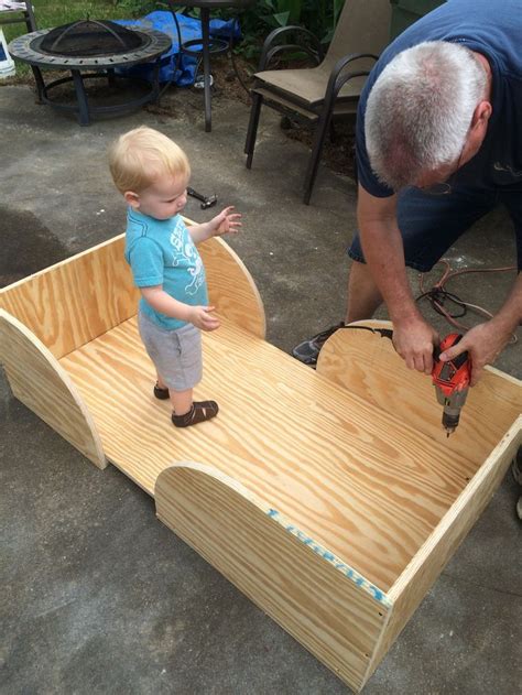 When choosing a toddler bed, i wanted something low to the floor, so that the baby could easily get in and out without falling. How You Can Build Small Woodworking Projects With Young ...