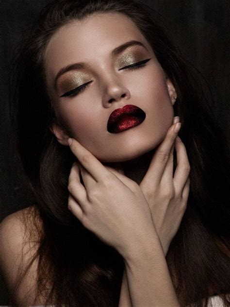 Golden Glittering Eyes And Metallic Red Lips Fashion Beauty MIX
