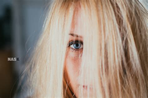 Baggrunde Ansigt Kvinder Model Portræt Blond øjne Langt Hår Briller Tæt På Kjole Blå