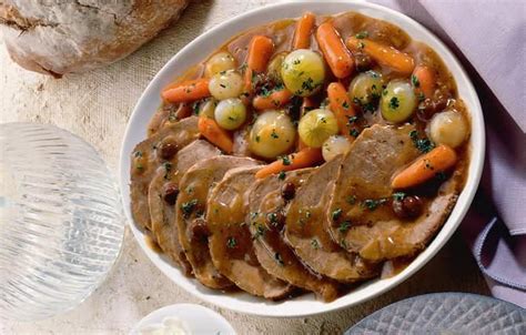 The traditional german christmas feast on december 25 is roast goose . Sauerbraten & Vegetables | Grandma's Kitchen | Recipes ...