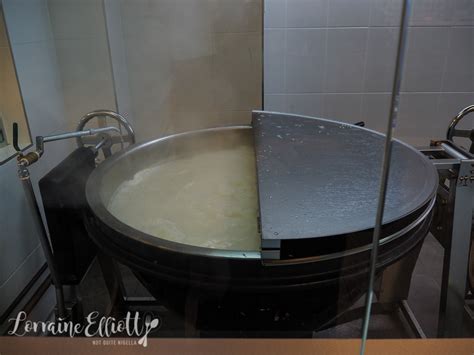 Enormous vats of 72 hour beef bone broth that sits there bubbling away behind the glass. Hansang, Strathfield review @ Not Quite Nigella