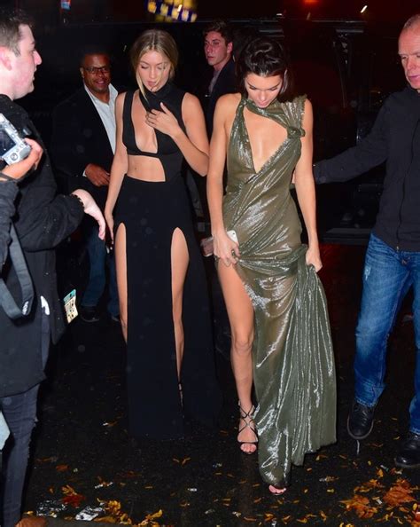 EGO Kendall Jenner usa look transparente e deixa bumbum à mostra em festa notícias de Moda