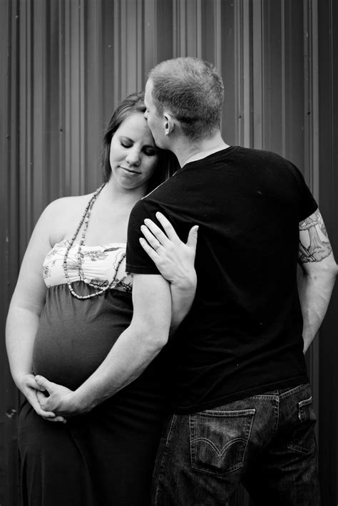 Love This Maternity Pose Maternity Poses Baby Bump Maternity