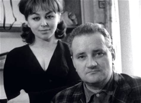 Jędrusik was married to writer stanisław dygat. Niebanalne miłości- Kalina Jędrusik i Stanisław Dygat.