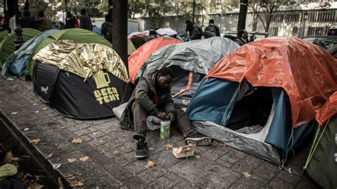 À Paris Les Campements De Migrants Se Multiplient