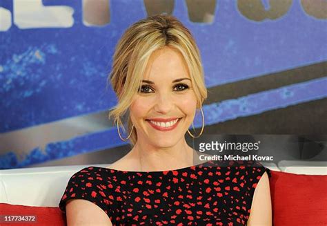 Leslie Bibb Visits Young Hollywood Studio Photos And Premium High Res