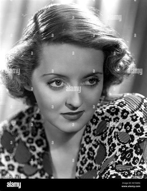 Bette Davis Warner Bros Portrait 1936 Stock Photo Alamy