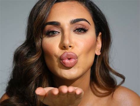 8 Makeup Hacks To Make Your Lips Look Bigger Blog Huda Beauty