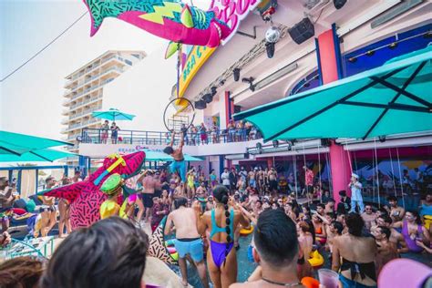 cancún coco bongo beach party experience getyourguide