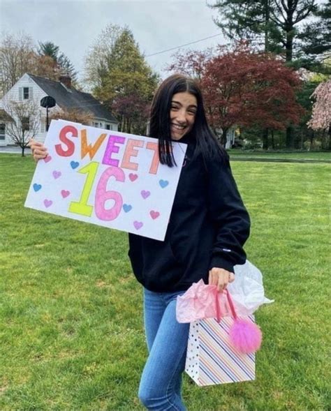 Charli Damelio Being The Cutest Human Part 473457 Sweet 16 Charli D