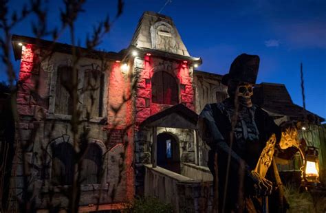 Enter If You Dare The History Of The Haunted House Haunted Walks Inc