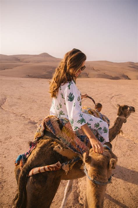 The berber dinner will be served in desert camp and we will spend the night in desert today our lunch will be a traditional berber meal (berber pizza) with a local family. Desert Camping, Morocco | Wanderlust travel, Adventure ...