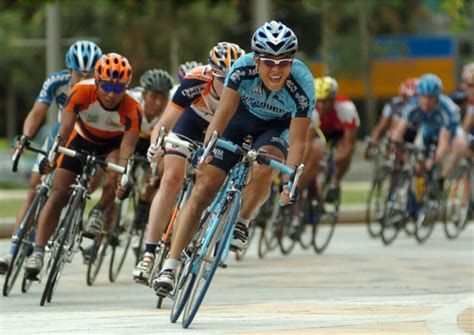 He trabajado mucho para llegar a 4 km para la meta, el carchense richard carapaz se mantiene de líder de la prueba de ciclismo de ruta. ¿Cuáles son las reglas del ciclismo de ruta? - Fit People