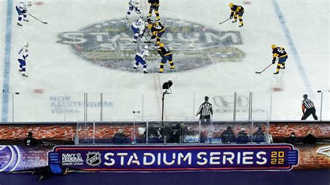 Nashville Predators Vs Tampa Bay Lightning In Nhl Stadium Series Game