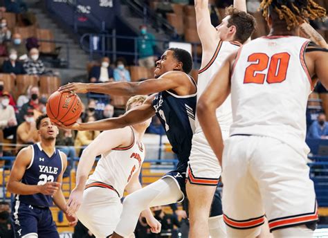 men s basketball 81 75 loss to princeton knots yale tigers in first place yale daily news
