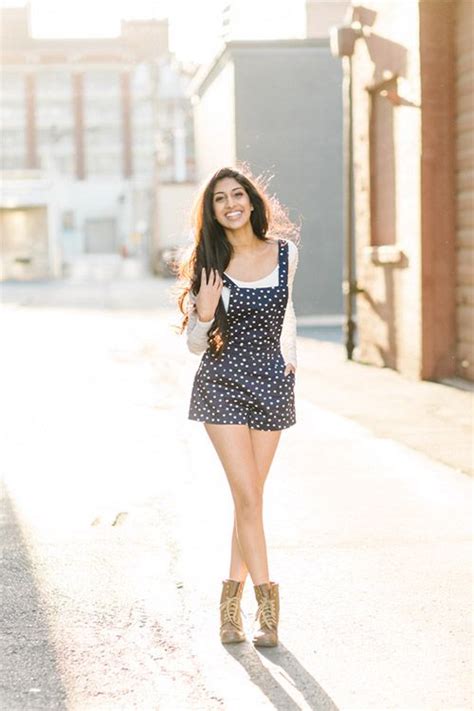 The child's pose is one of the basic yoga poses that is easily incorporated into any routine, and is known to open the hips and relieve tightness on the lower back. Senior Photography Poses for Girls | Photographypla.net ...