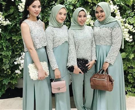 Gamis syari brokat terbaru model baju gamis kombinasi brokat laura. 100+ Inspirasi Model Baju Gamis Brokat Terbaru 2019 ...