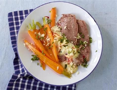 · probieren sie das gesunde rezept für tafelspitz mit meerrettichsoße und kartoffeln von eat smarter! Tafelspitz mit Meerrettichsauce | Rezept | Rezepte, Tafelspitz rezept, Tafelspitz mit ...