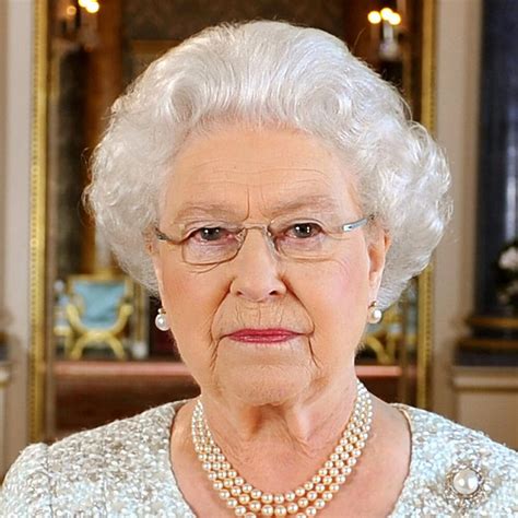 Regiert als königin in 16. Queen Elizabeth II. | Steckbrief, Bilder und News | WEB.DE
