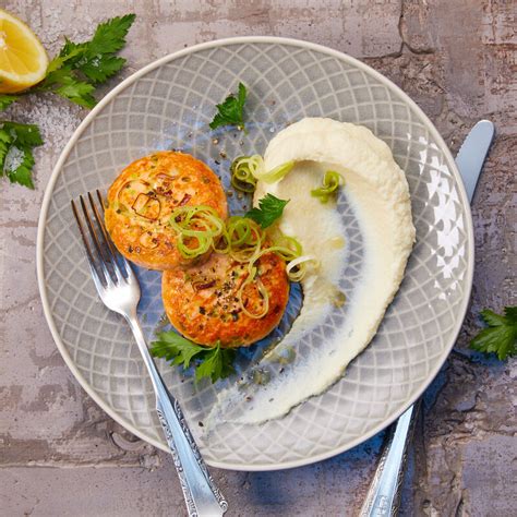 Low Carb Lachsküchlein auf Sellerie -Mascarpone- Püree Rezept