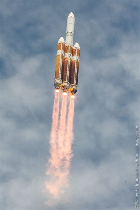 A United Launch Alliance Ula Delta Iv Heavy Rocket Beat The Weather