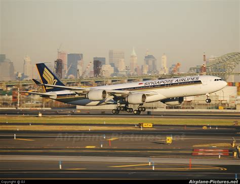 9v Sge Singapore Airlines Airbus A340 500 At Newark Liberty Intl