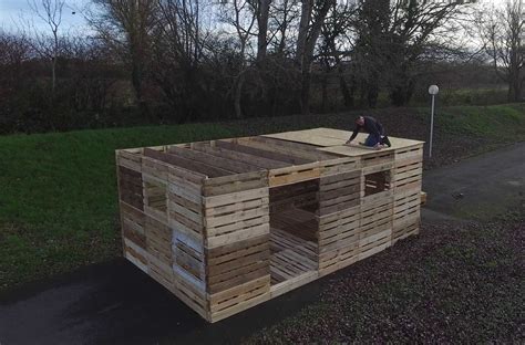 What If You Could Build A Shelter From Pallets In One Day 1001