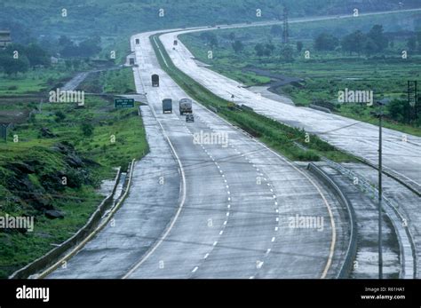Mumbai Pune Expressway Mumbai Pune Highway Maharashtra India Stock