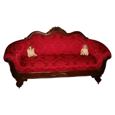 Victorian Style Sofa Aptdeco