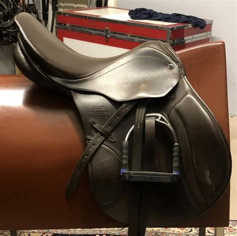 1135 Stubben Roxane Jumping Saddle 17 Wide The Trainers Loft