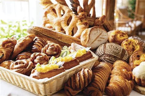 Halekulani Bakery And Restaurant Serves Up Artisan Breads Cakes And Pastries In Honolulu