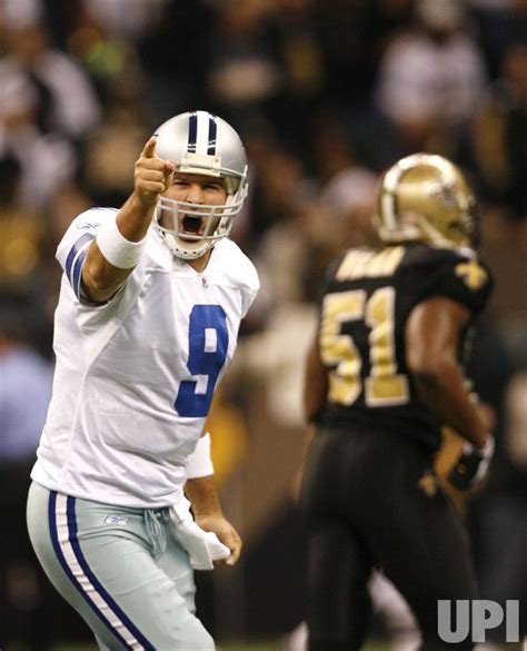 Photo Dallas Cowboys Quarterback Tony Romo Celebrates After Yhrowing A