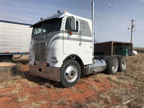 68 White Freightliner Big Rig Trucks Semi Trucks Cool Trucks