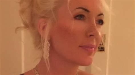 Mum 50 Mistaken For 17 Year Old Son S Sister Puts Looks Down To