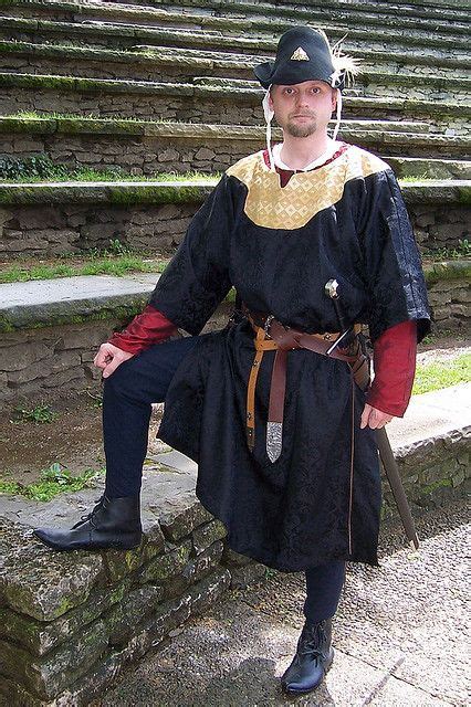 In 13th Century Style Medieval Garb Century Clothing Medieval Garb