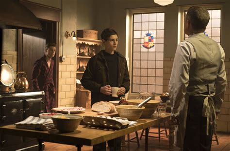 new promotional stills from gotham season 2 episode 17 into the woods