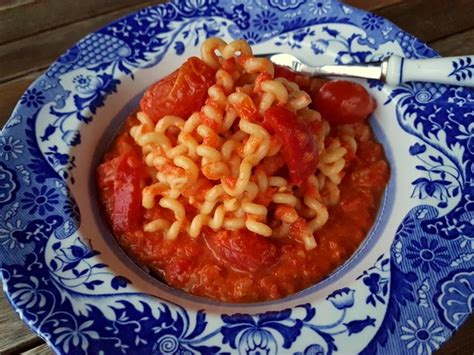 Long Fusilli With Roasted Pepper Sauce The Pasta Project