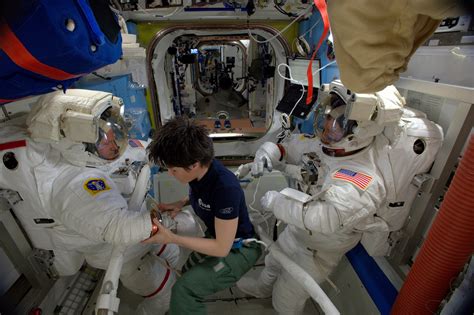 Testing Astronauts Lungs In Space Station Airlock Nasa