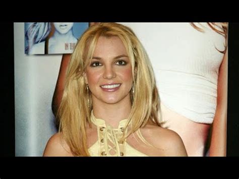 Britney Spears Shows Off Dance Moves In Yellow Crop Top Short Shorts In Hawaii Watch Youtube