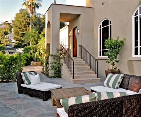 15 Stunning Mediterranean Porch Designs For The Ultimate Enjoyment