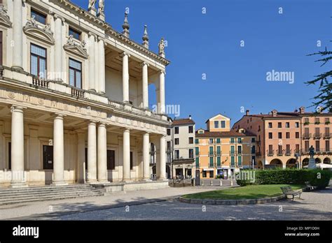 Vista Lateral Del Palacio Chiericati En Piazza Matteotti 1550 De